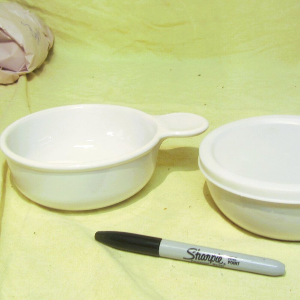 VTG 1 CORNING 1 ALCO IND, WHITE SMALL BOWLS W/HANDLES 5.5''